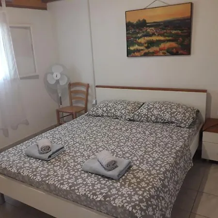 펜션 Robinson House Sea & Olives