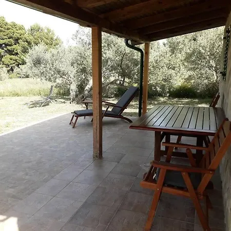 Robinson House Sea & Olives