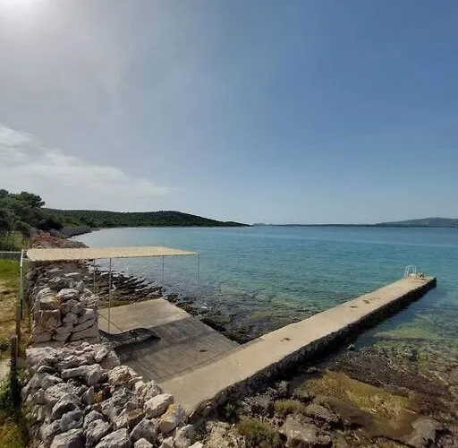 Vikendica Robinson House Sea & Olives *