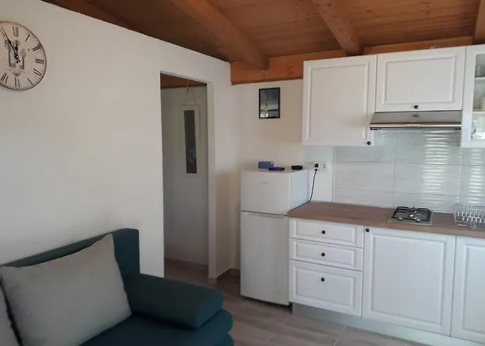 Robinson House Sea & Olives *