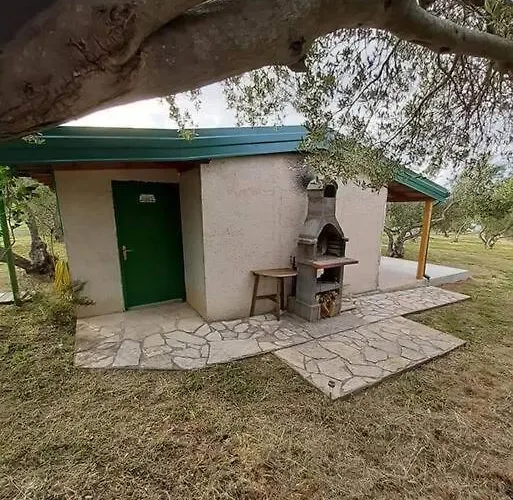 Vikendica Robinson House Sea & Olives