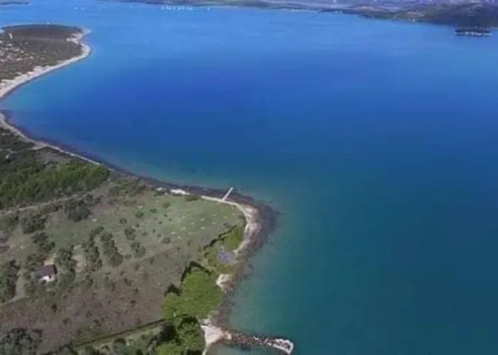 Robinson House Sea & Olives Tisno