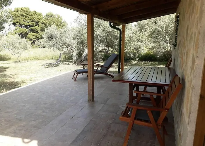 Robinson House Sea & Olives